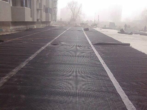 四川眉山江公麗景A區排水板施工